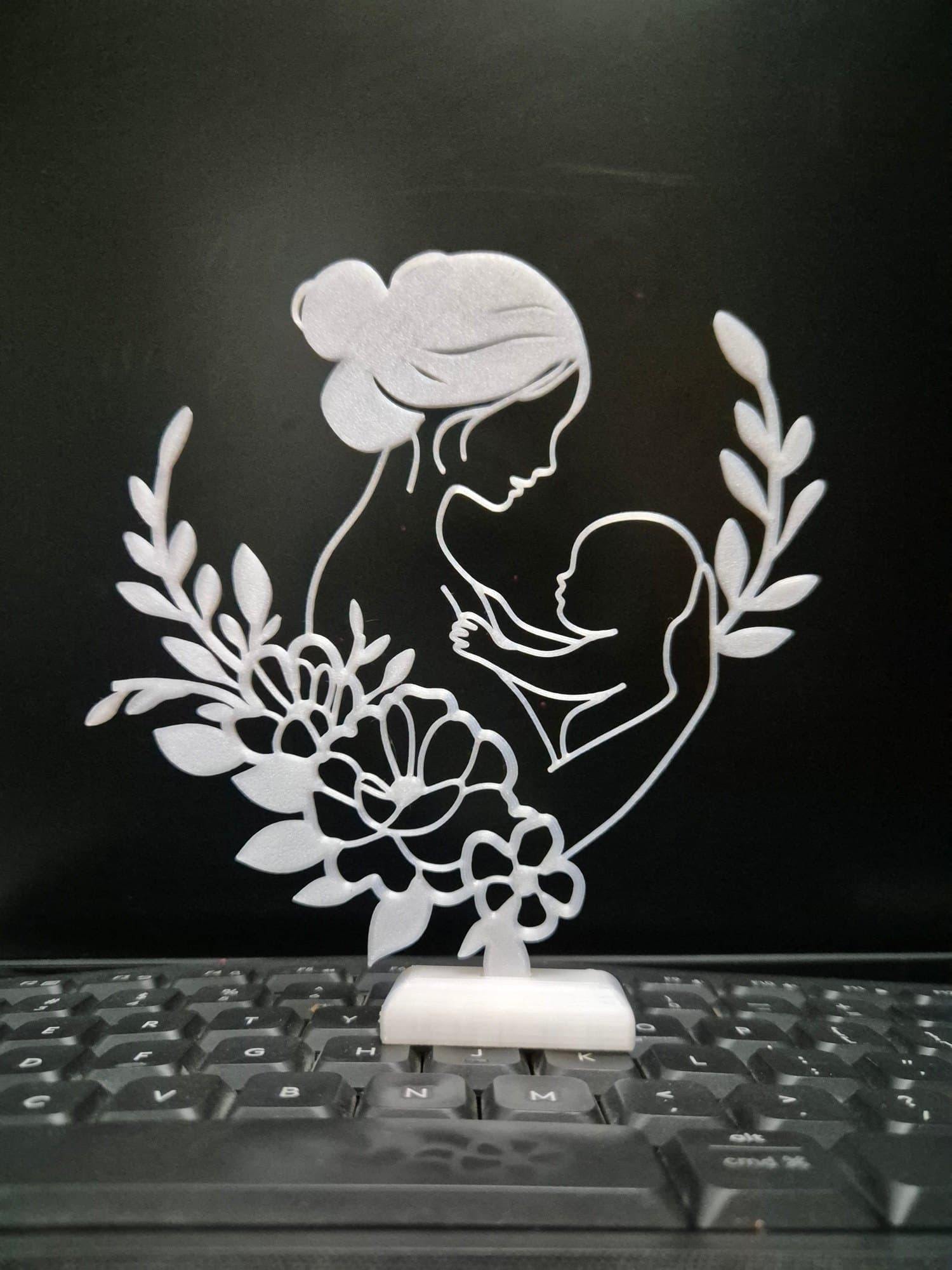 Maa Line Art — 3D Printed Wall Piece — size and scale reference