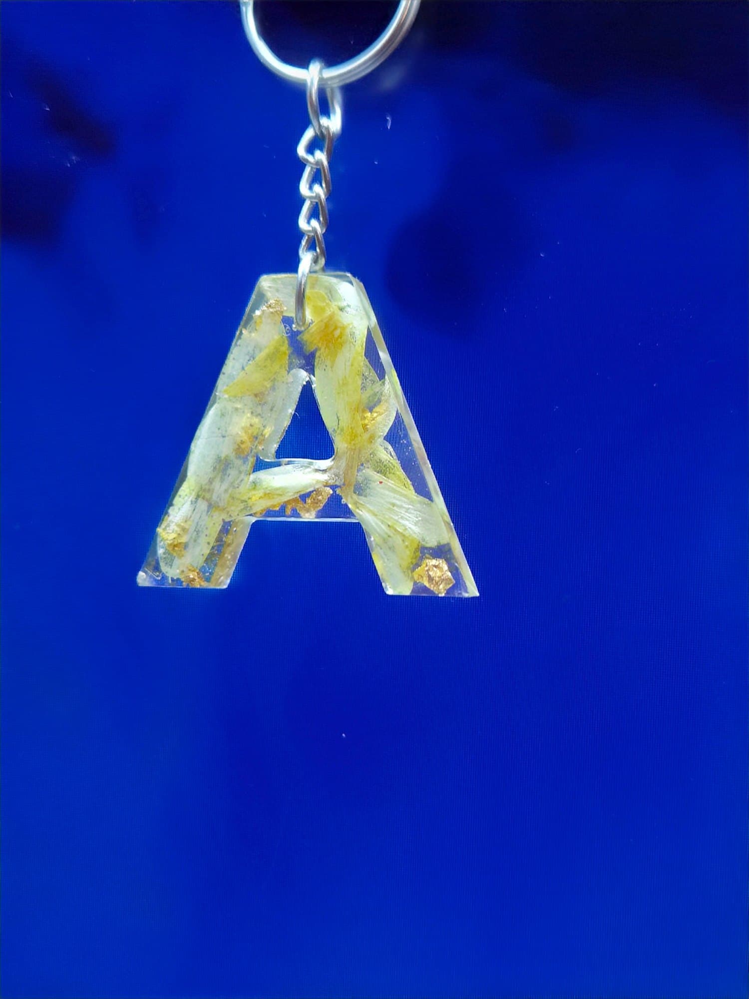 Real Flower Resin Keychain — detail view 4